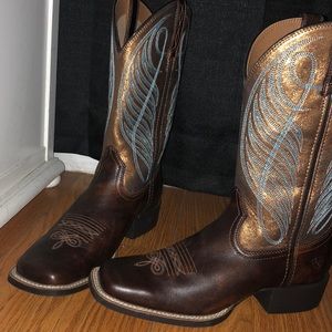 Ariat square toe boots // size 7 // brand new